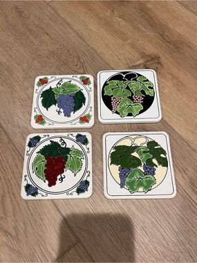 Villeroy & Boch Set of 4 Grapevine Design Tile Coasters